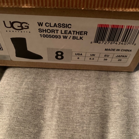 Uggs Black - Picture 5 of 5